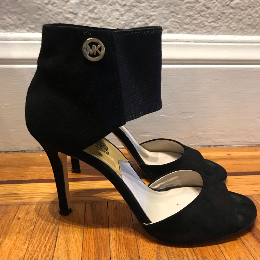 Micheal Kors Black Suede Heels